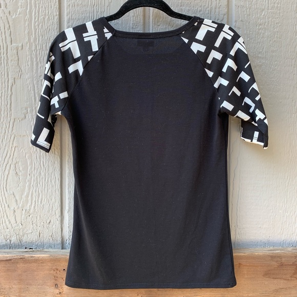 LuLaRoe geometric patterned color block t-shirt - Picture 3 of 6